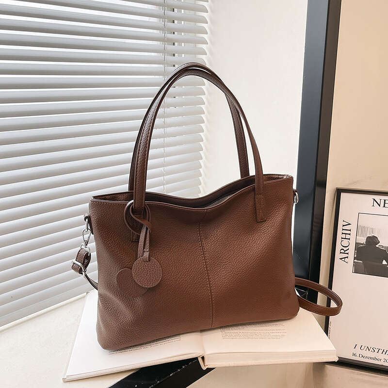 2025 Designer Bags New Large Capacity with High-End Feel Underarm Single Shoulder Crossbody Tote Bag for Women