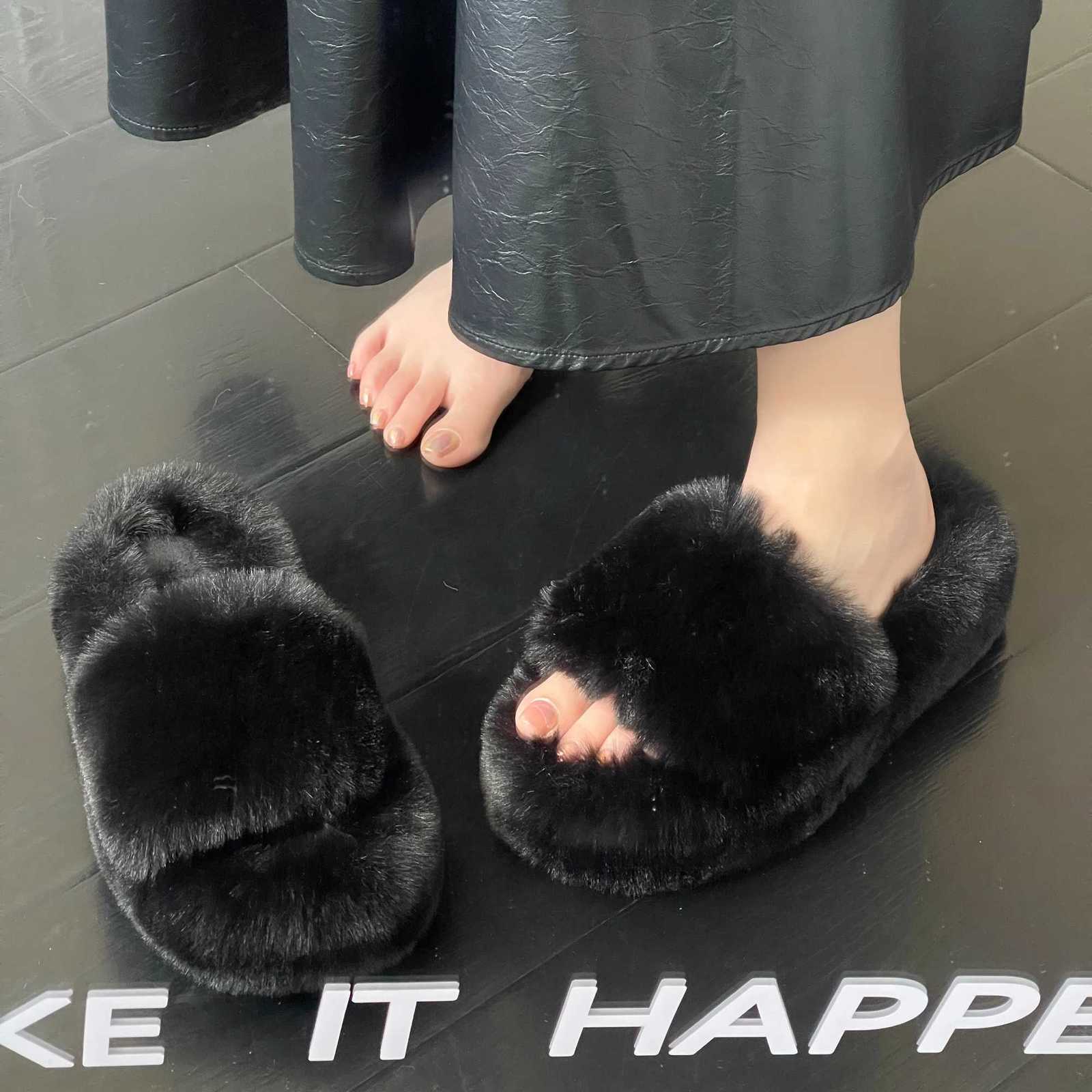 2025 Winter Fluffy Platform Slippers Solid Color Open Toe Cozy Plush Shoes Indoor Outdoor Fuzzy Warm Slippers Large Size SandalsXJ250925