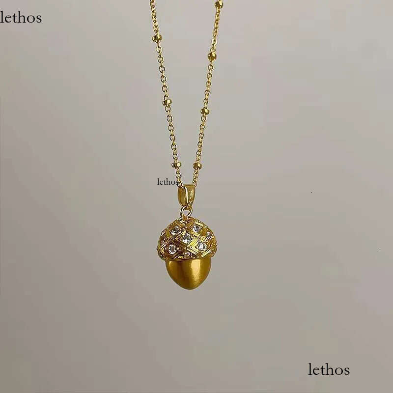DHCollection Pinecone Heart Pattern Gold Plated Cubic Zirconia Ins Vintage Pendant Necklace Fashion Jewelry 11