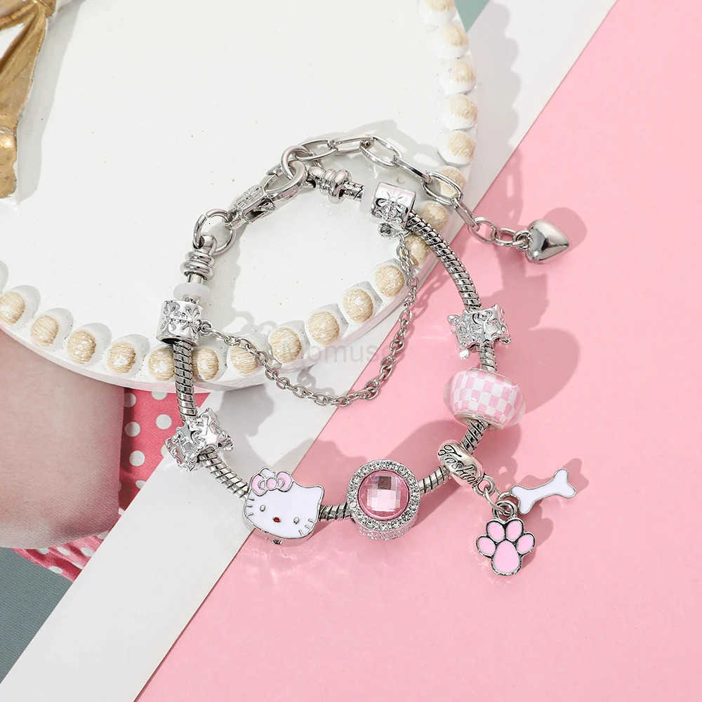 Sanrio A cute cartoon ladies bracelet kitten alloy pendant makeup to go out to wear is a good gift for friends and girlfriends L250925