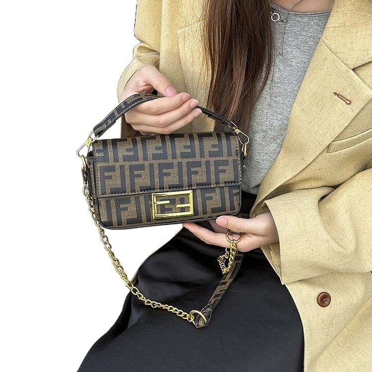 New Cross-border Trade Shoulder Bag Retro Crossbody Bag Designer Bag Women's Bag Versatile Baguette Bag Crossbody Luxury Bag Small Square Bag