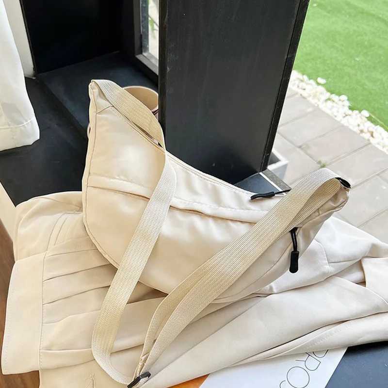 New Women Casual Bag Small Men Shoulder Bag Portable Solid Color Fashion Messenger Bag Outdoor Travel Woman Chest Bag Z250918