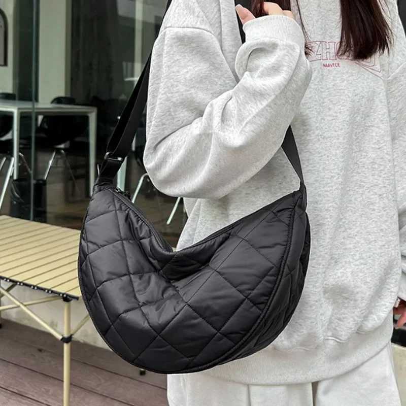 Waist Half Moon Belt Bag lady Crossbody Bag Women Large Capacity Shoulder Bags Portable Nylon Plaid Travel Bags for Commuting Z250918