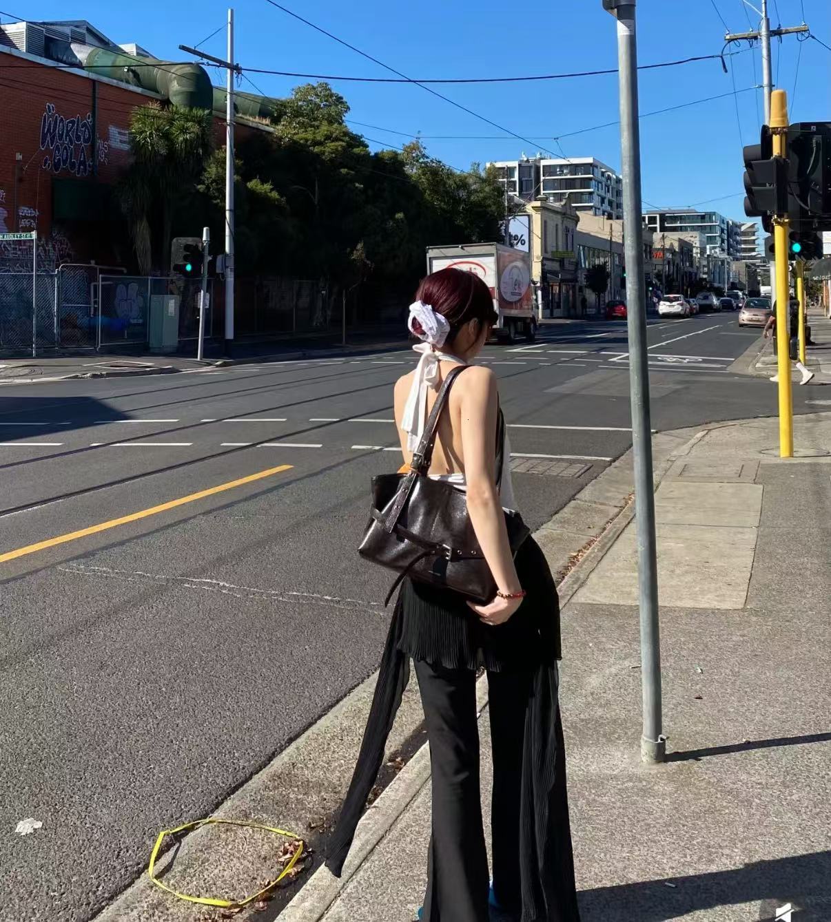 2025 autumn bag and winter new leopard print women's shoulder bag with large capacity, light luxury, niche design, commuting armpit bag, fashiona