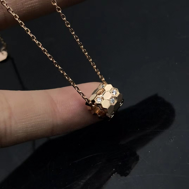 Luxury pendant Necklaces Earrings Bracelet silver Be My Love Fashion Brand Jewelry Nest Honeycomb Necklace Woman Electroplate Rose Gold Rotate Pendant J250215
