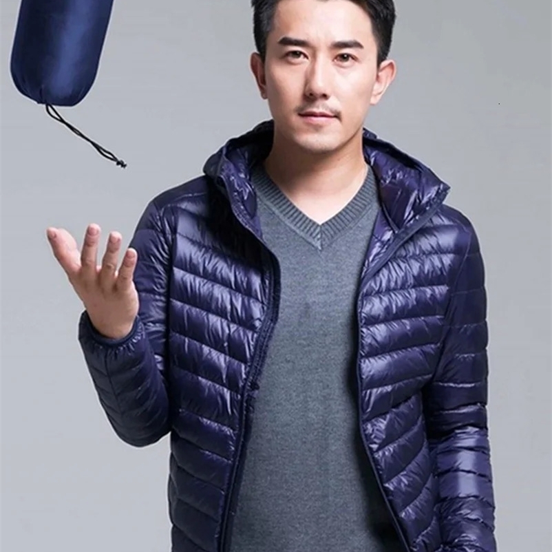 Men's Down Parkas 90% Ultra-light Thin Down Jacket Men Autumn Winter Loose Short Hooded Warm White Duck Down Coat Parka Men Portable Outerwear 23