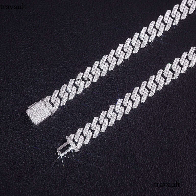 Sier Fine Jewelry Fashion Bracelet Chic Cuban Link Chain with Moissanite Elegant and Stylish Accessor