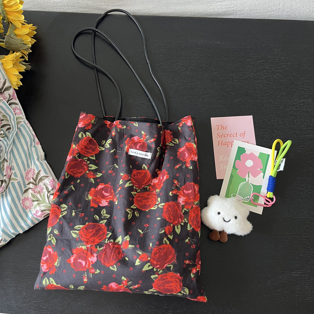 2025 Autumn/Winter New bag Style Black Rose Vacation Style Shoulder Bag Simple Retro Design Canvas Bag Large Capacity Designer Bag