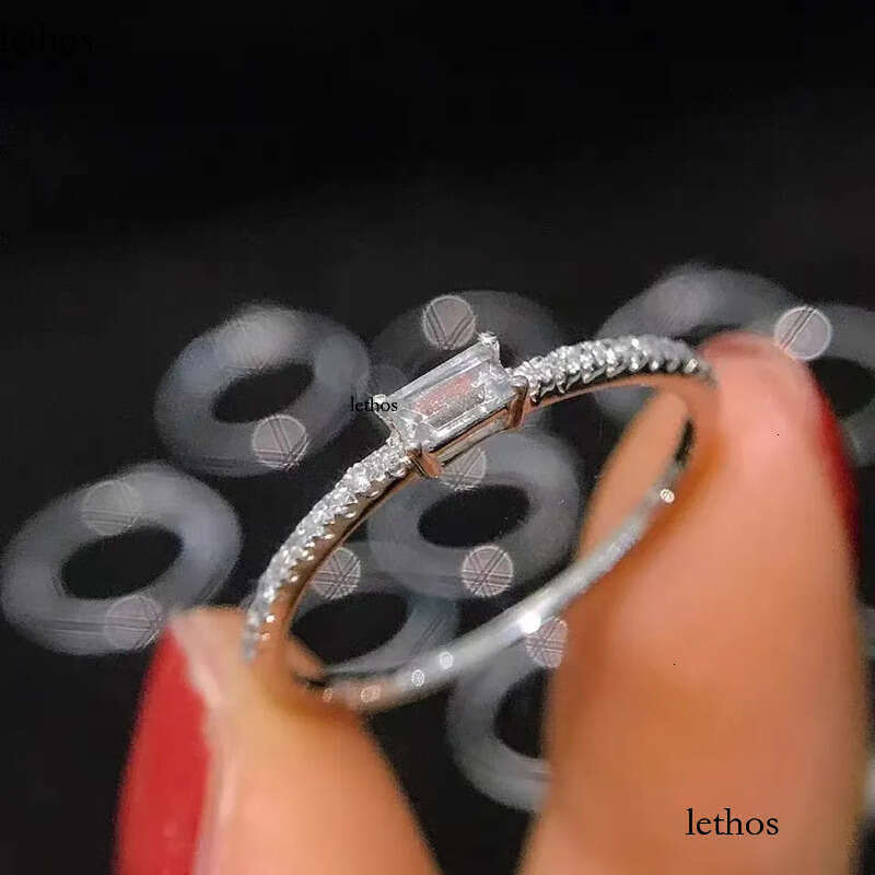 Simple Fashion Jewelry Sweet Cute Ladies Party Elegant Wedding Rings Sterling Sier Emerald Cut Lab Moissanite Dia Eternity Engagement Band Ring Gift 2