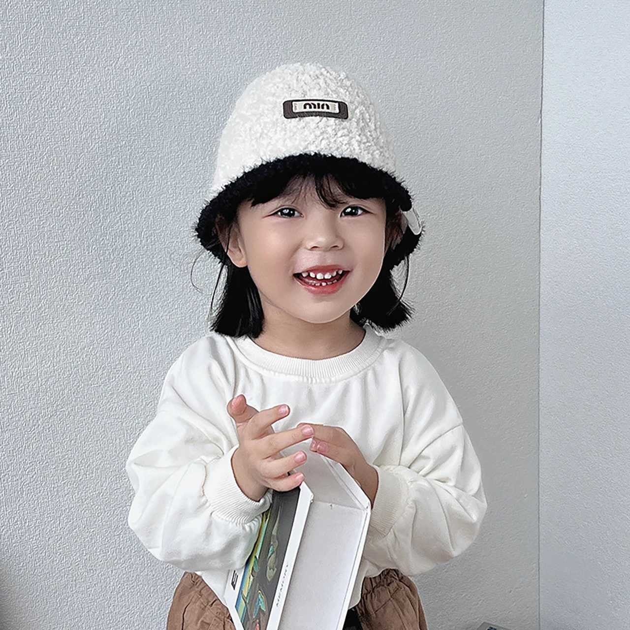 Winter Children Plush Fisherman Hat Fashion Edge Curl Bucket Hats 25year Girl Boy Kids Basin Cap Lamb Fleece Warm Baby Beanies L250925F43F