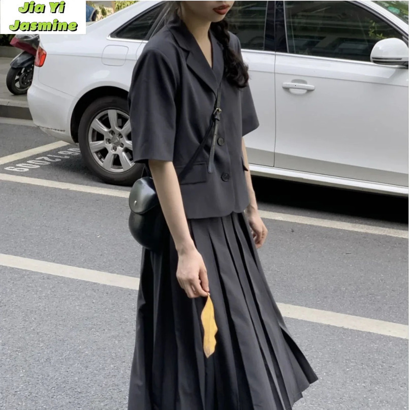 Womens Summer Set Fashion Two Piece Short Suit CoatMid Length Pleated Skirt 240727