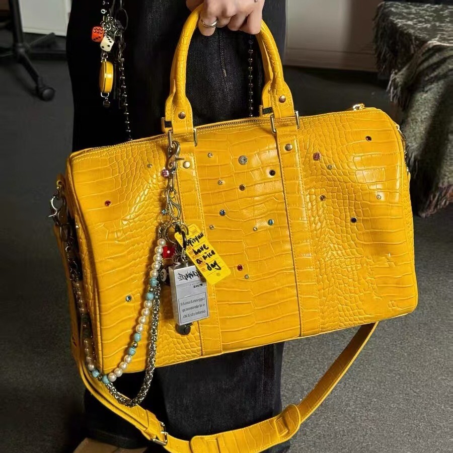 Autumn/Winter 2025 New American Street Crocodile Skin Pattern Color Diamond Niche Design Light Luxury Retro bag Design Men's and Women's Han