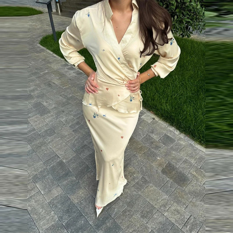 Elegant satin long sleeved lace top half leather set temperature ultra-thin commuting 2-piece set casual printed packaging hip skiing suit 250402