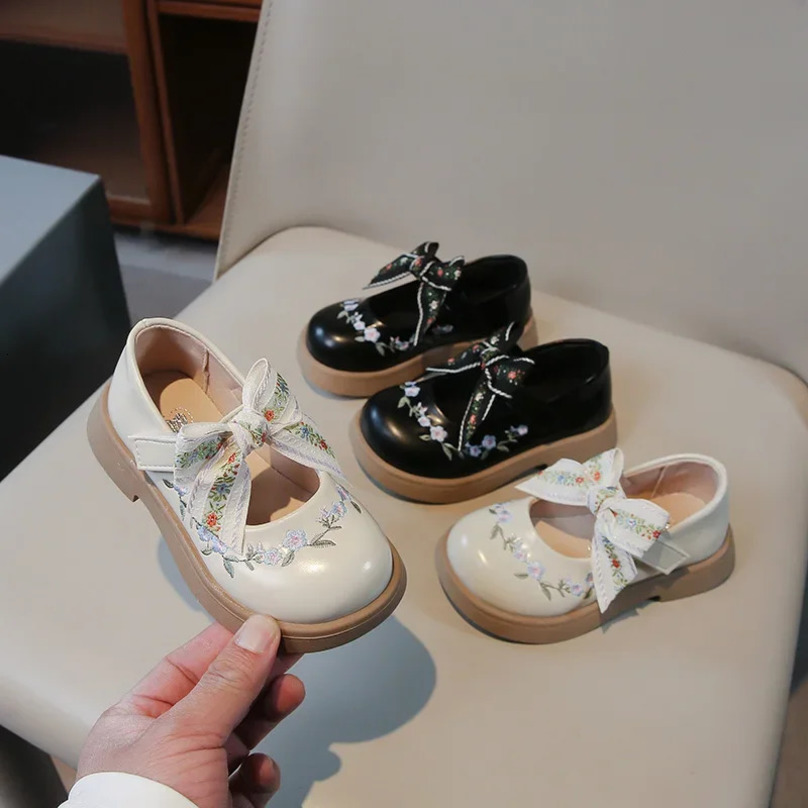 Girls Small Leather Shoes Size 23-35 Beige Embroidery Girls Single Shoes Spring Autumn Soft Non-slip Children Mary Jane Shoes 250528