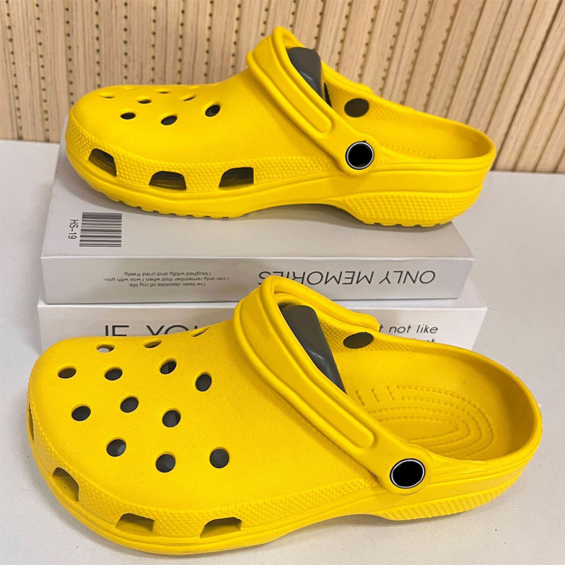 2026 New Designer Clogs Sandals Waterproof Summer Beach Slides Slippers for Women Men Comfortable Outdoor Shoes Black White Red pink Slipper Platfrom Sandal