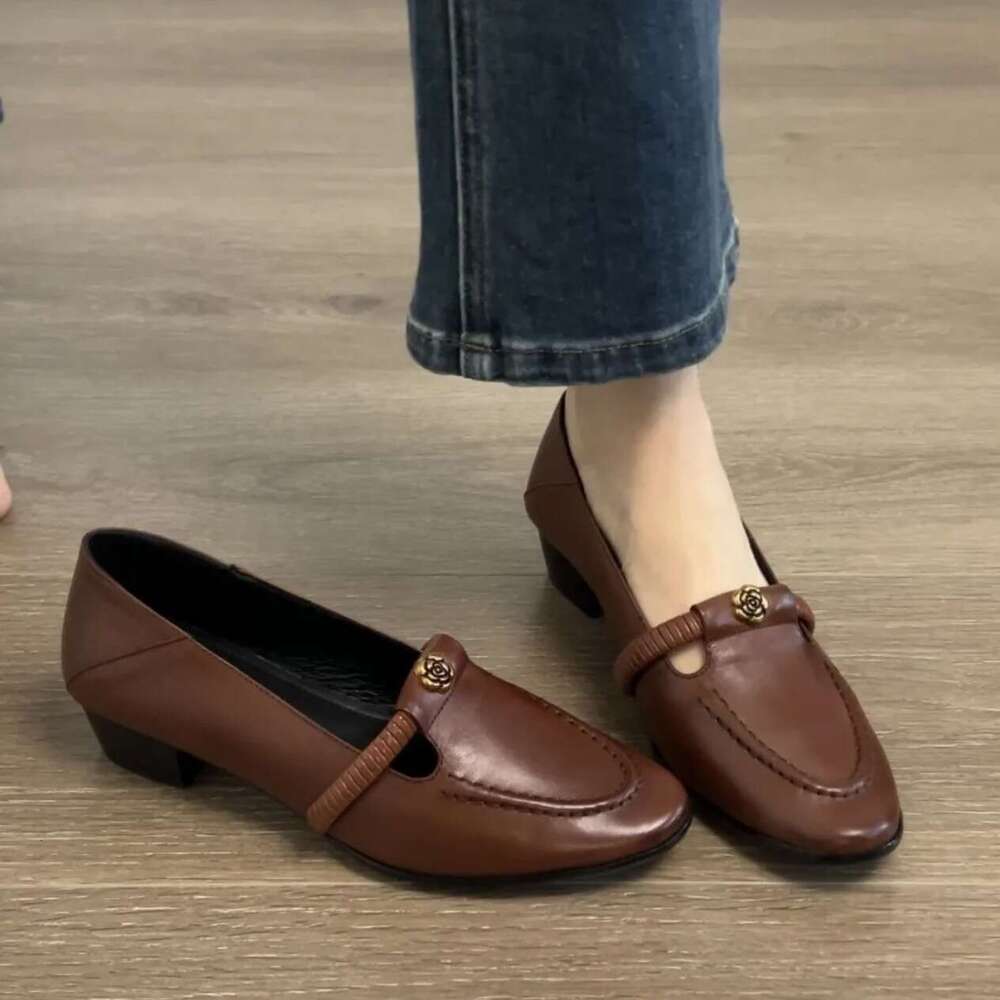 Celebrity Plus Size Round Toe Slip-On Loafers for Women 2025 Summer New Black Shallow Mouth Small Designer Shoe Leather Shoes
