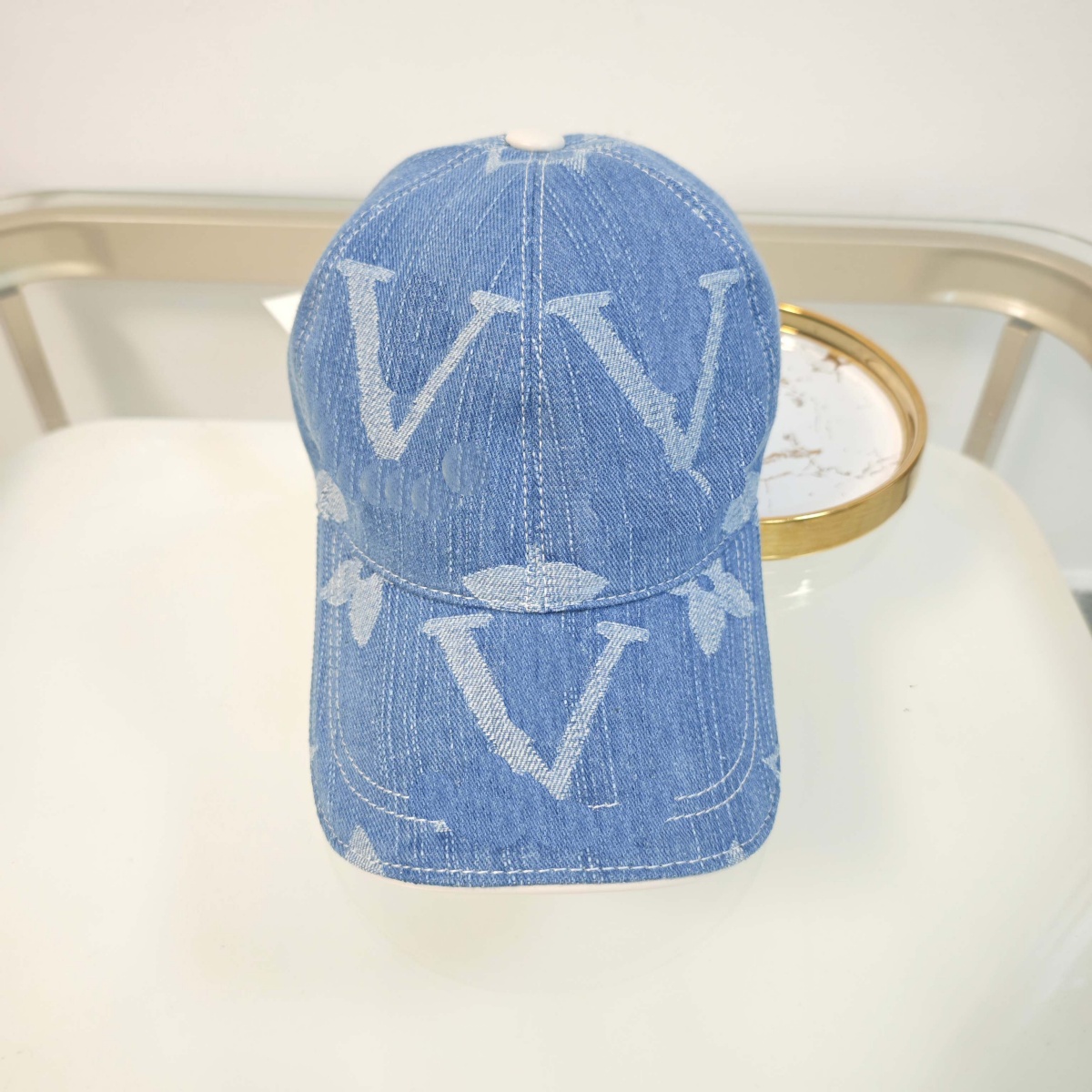 2025 NEW baseball cap Bucket Top Popular strawberry Ball Cap Canvas Casual Designer Fashion Sun Hat Outdoor Sports Men Suspender Famous Baseball love glasses 187