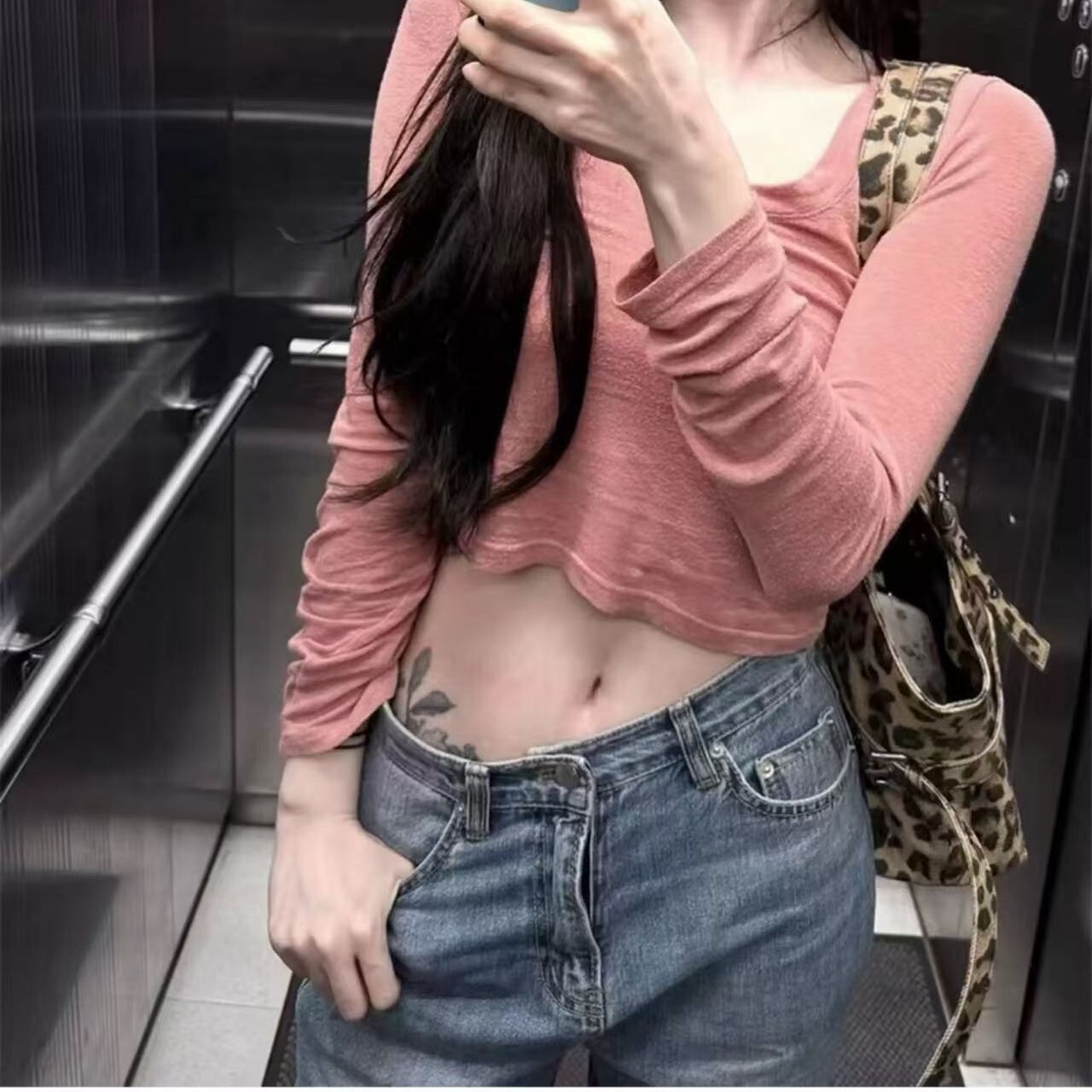 2025 autumn bag and winter new leopard print women's shoulder bag with large capacity, light luxury, niche design, commuting armpit bag, fashiona