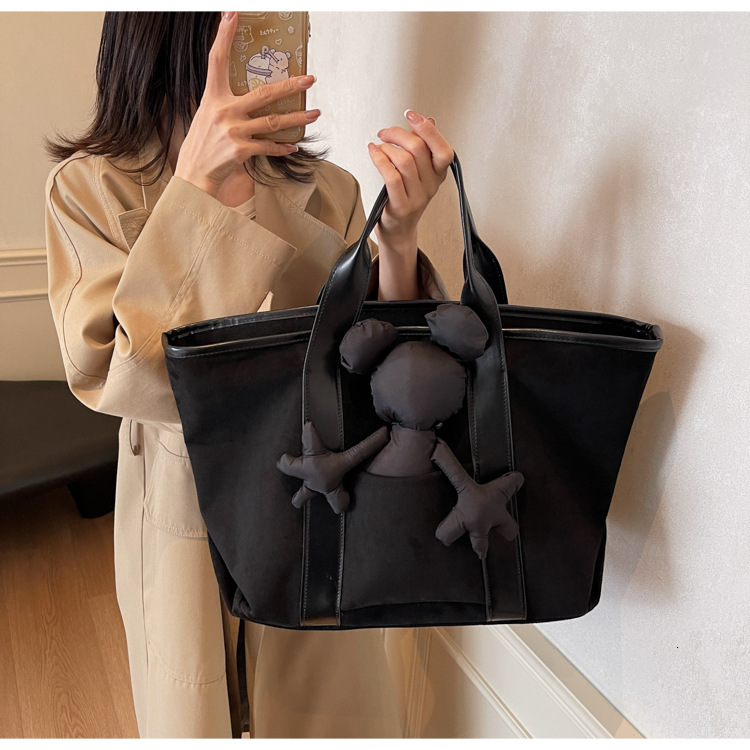 2025 autumn and winter new retro niche bag design light luxury women's handbag storage minimalist commuting bag large capacity designer bag
