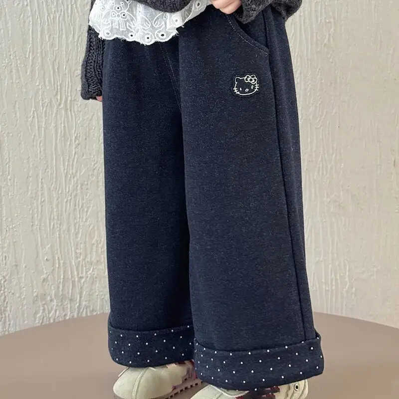 Sanrio Hello Kitty Jeans Girl Winter Thicken StraightLeg Pants Child Versatile Kawaii Anime Cartoon Fashion New Casual Clothing L250925