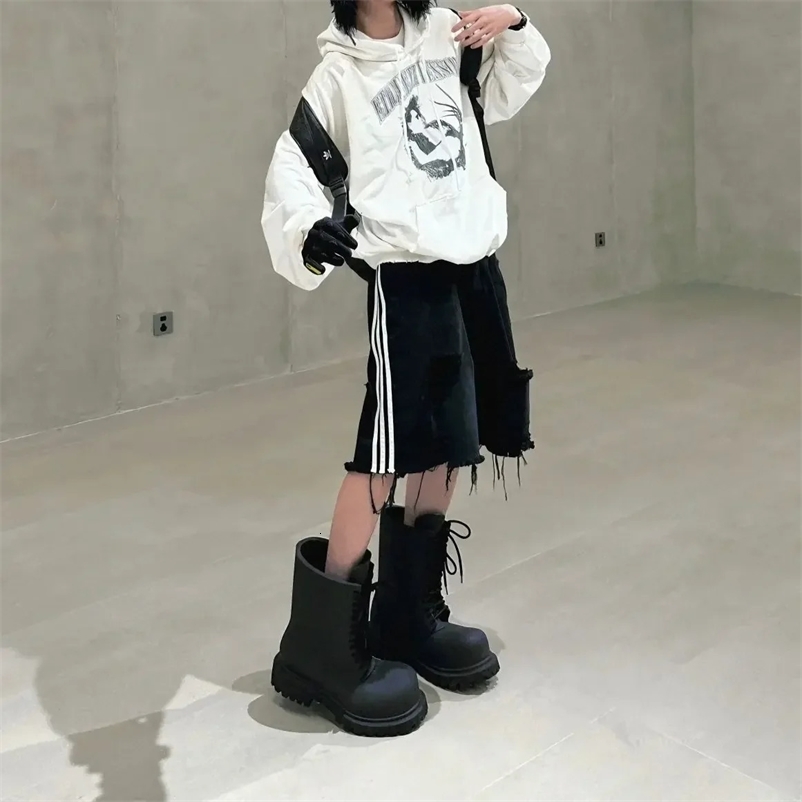 Black Hip-hop Hole Beggar Jeans Shorts Mens American Street Washed Old Loose Five-part Pants Streetwear Men Y2k Clothes Pants 240716