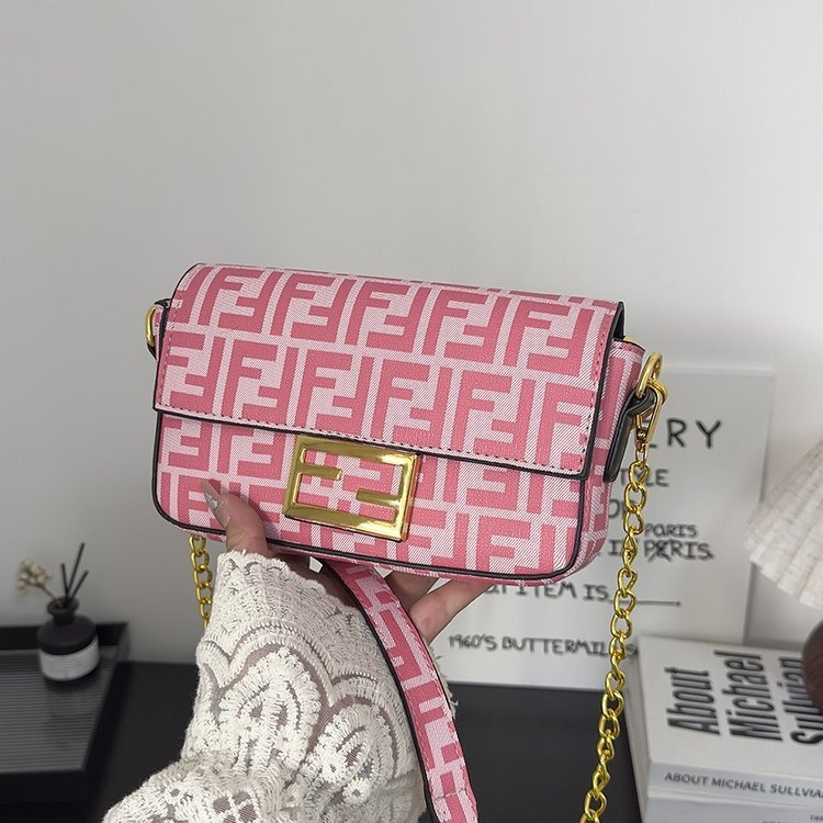 New Cross-border Trade Shoulder Bag Retro Crossbody Bag Designer Bag Women's Bag Versatile Baguette Bag Crossbody Luxury Bag Small Square Bag