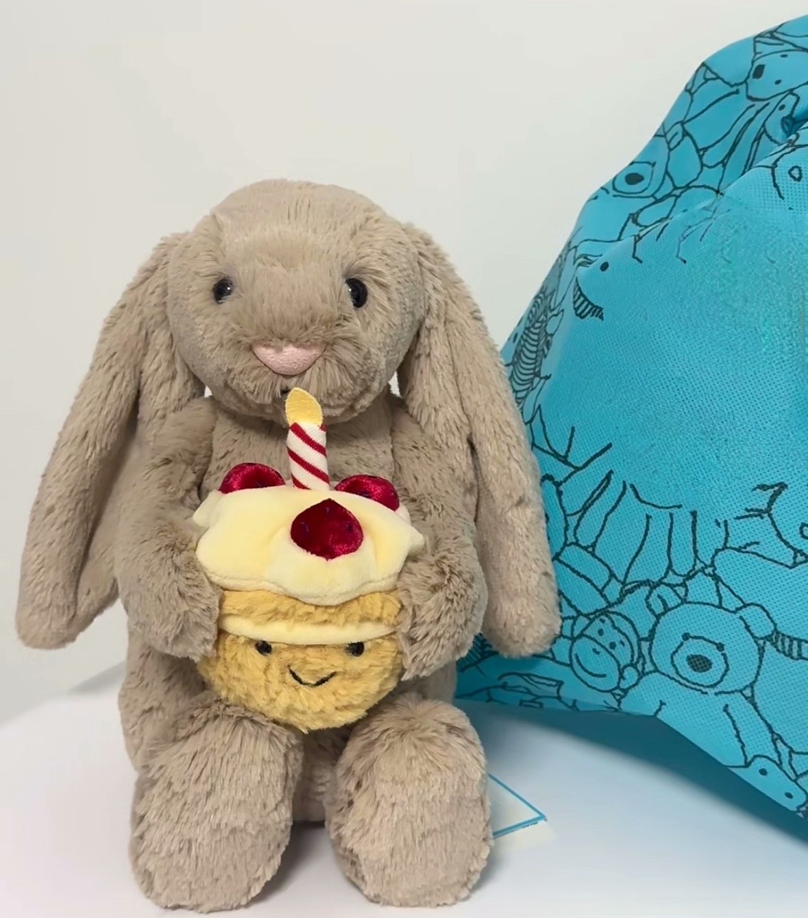 Dolls New Cake Hugging Bonnie Rabbit Toy Birthday Cake Rabbit Plush Doll Shy Rabbit Cute Soothing Doll Bashful Beige Bunny 'Birthday' Decorative Doll with tags