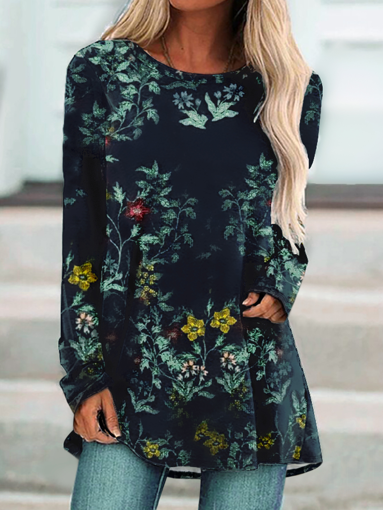 Soft Fabric Embroidered Bloomers: Comfortable Loose-Fitting V-neck Tee-CF43371