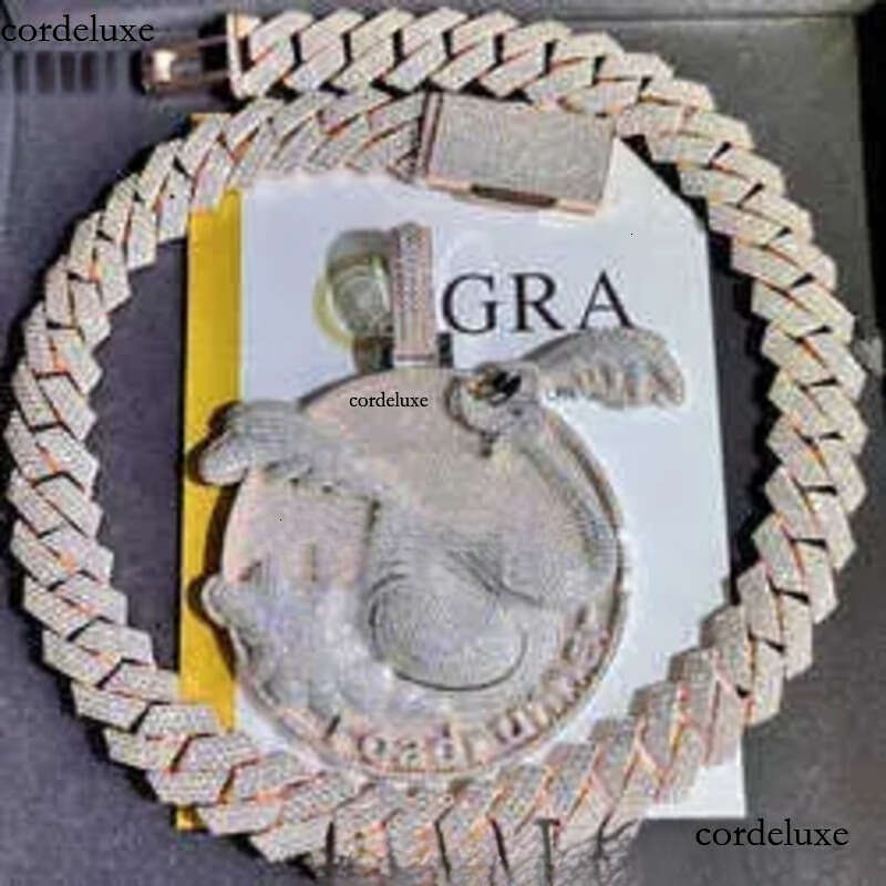 Fashion Design Solid Sier Gra Moissanite 18mm 20mm Wide Dia Iced Out Pendant Necklace Cuban k Chain for Rapper b7
