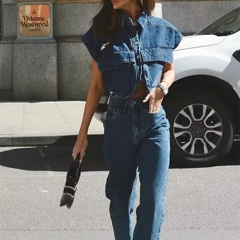 Casual Double Pocket Denim Vest Loose Turn Down Collar Single-breasted Short Vests Female Autumn Y2K Sleeveless Streetwear 241205