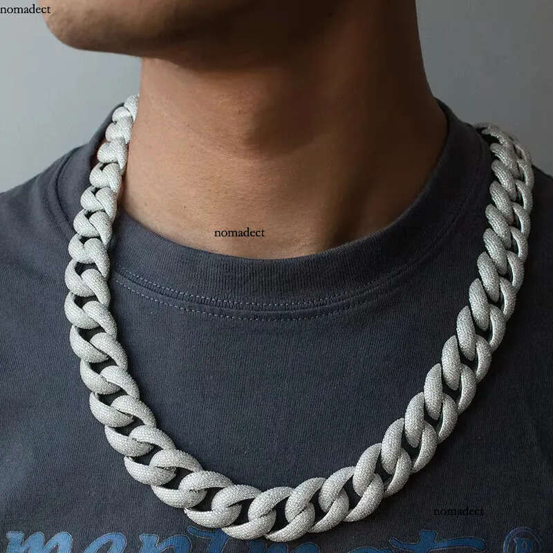 Miami in Sier Sparkling 20mm Iced Out VVS Moissanite Cuban Link Chain 4b