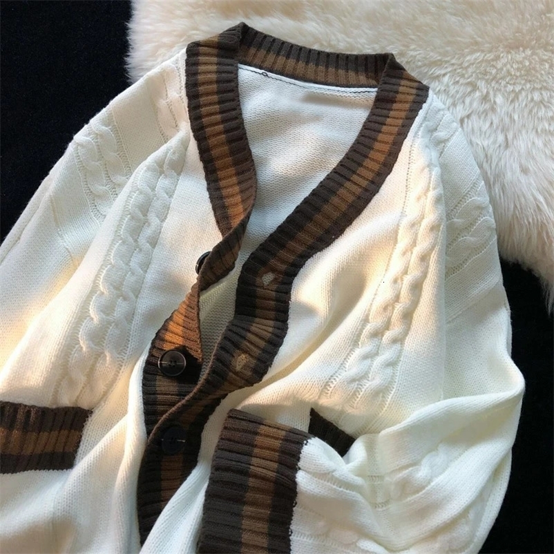 Mens fashion contrasting color Japanese retro single chest knitted cardigan Y2K casual streetwear oversized sweater 241007