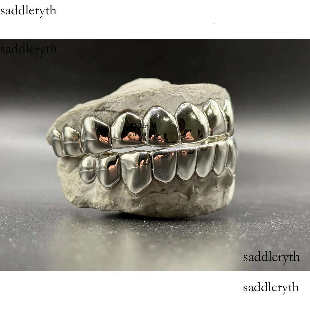 2025 New Unisize Wholesale Mens Hip Hop Gold Teeth Sier Top & Bottom Iced Out Grillz Dental Moissanite Grill dc