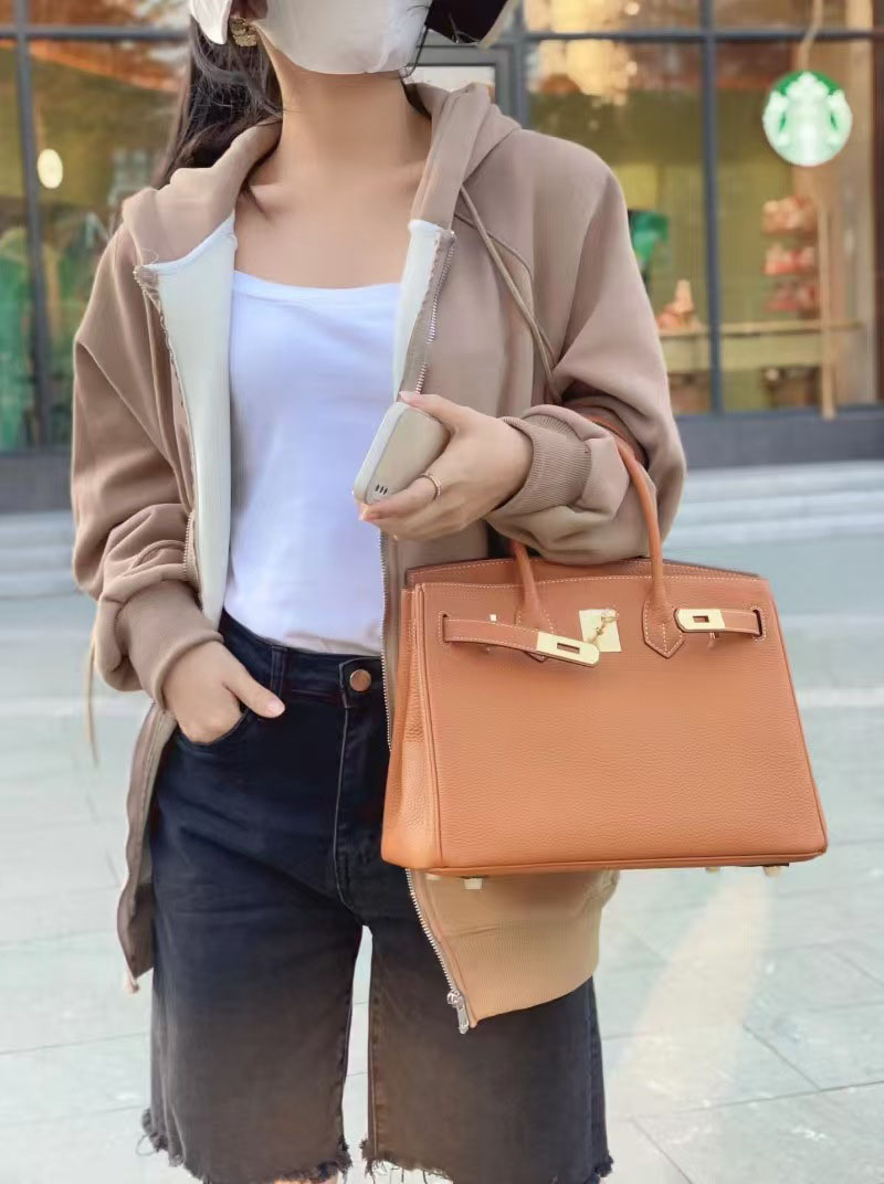 High Quality Designer Tote Bag Women's Large Capacity Multifunctional Handbag Metal Buckle Decoration Lychee Pattern Fashion Shoulder Bag Luxury Bag Fast Shipping