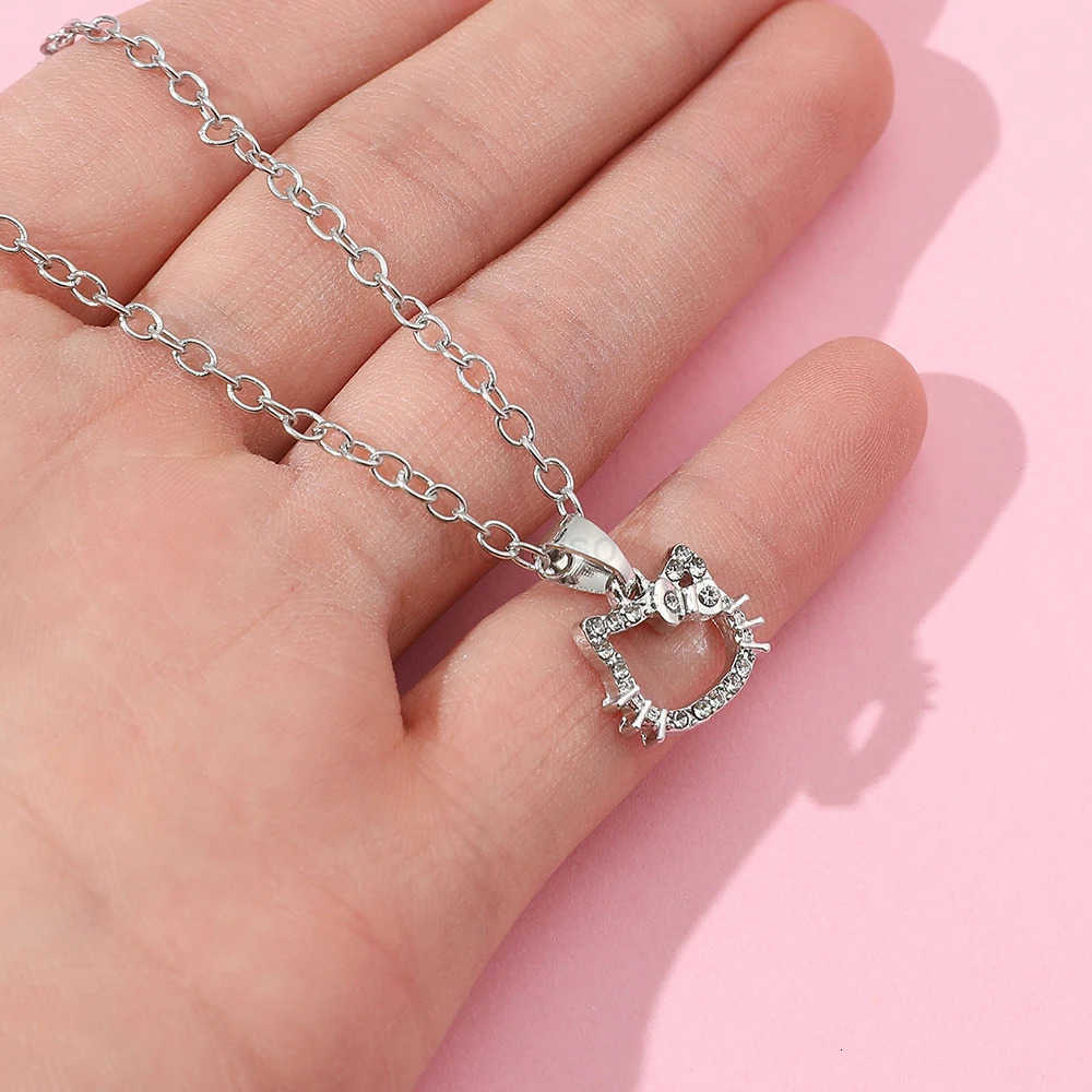 Sanrio Hello Kitty Pendant Necklace Girls Jewelry Cute Clavicle Chain Fashion Womens Rhinestone Necklace Gift L250925