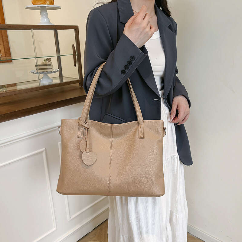 2025 Designer Bags New Large Capacity with High-End Feel Underarm Single Shoulder Crossbody Tote Bag for Women