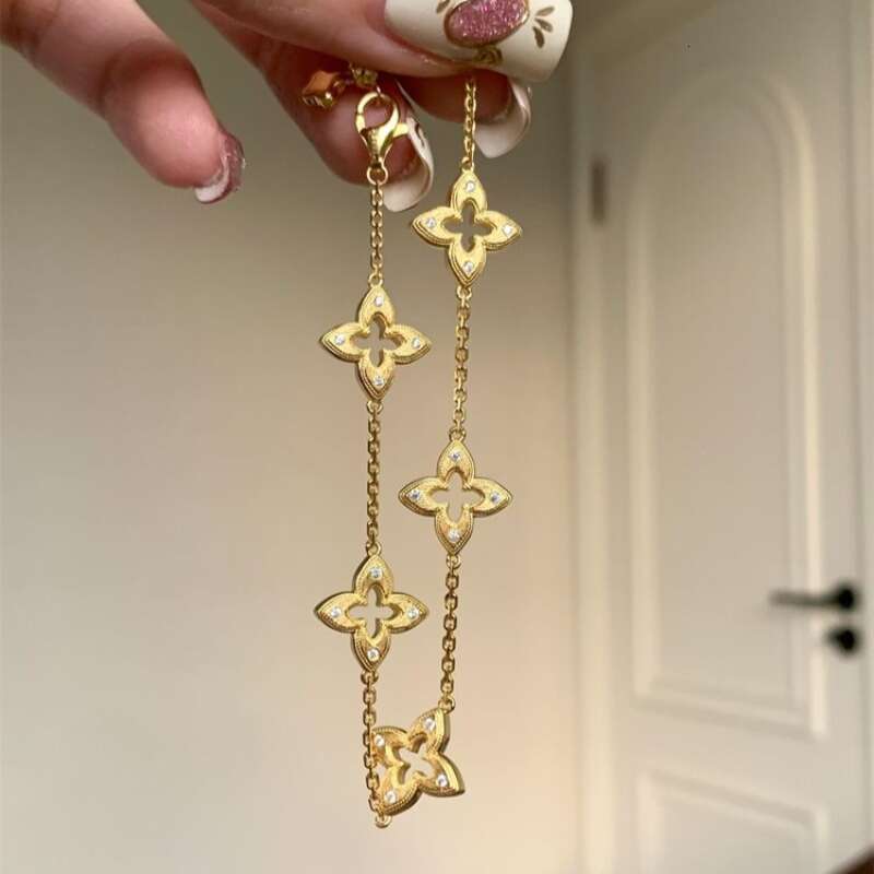 Bracelet Designer Luxury jewelry for women Stainless Steel plated with 18K gold or silver men Hollow Brushed Four-Leaf Clover high quality Festival Va