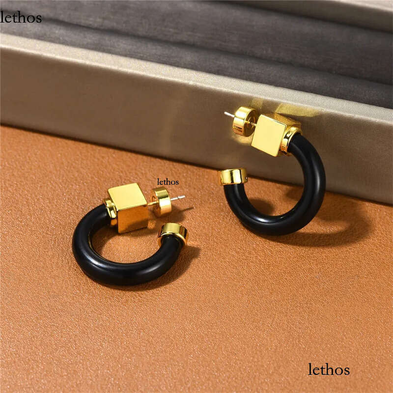 French Vintage Resin C-shaped Earrings for Women S Sier Needle Design Light High End Fashion Charm all-match Jewelry 7f