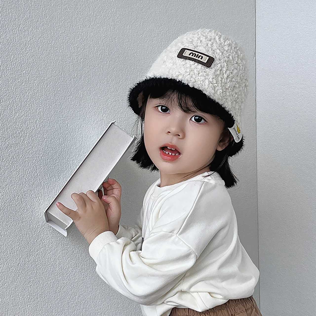Winter Children Plush Fisherman Hat Fashion Edge Curl Bucket Hats 25year Girl Boy Kids Basin Cap Lamb Fleece Warm Baby Beanies L250925F43F