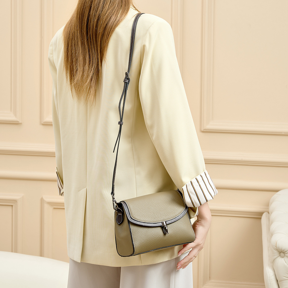 New 2025 genuine leather square handbag designer women's multifunctional handbag fashion shoulder crossbody bag