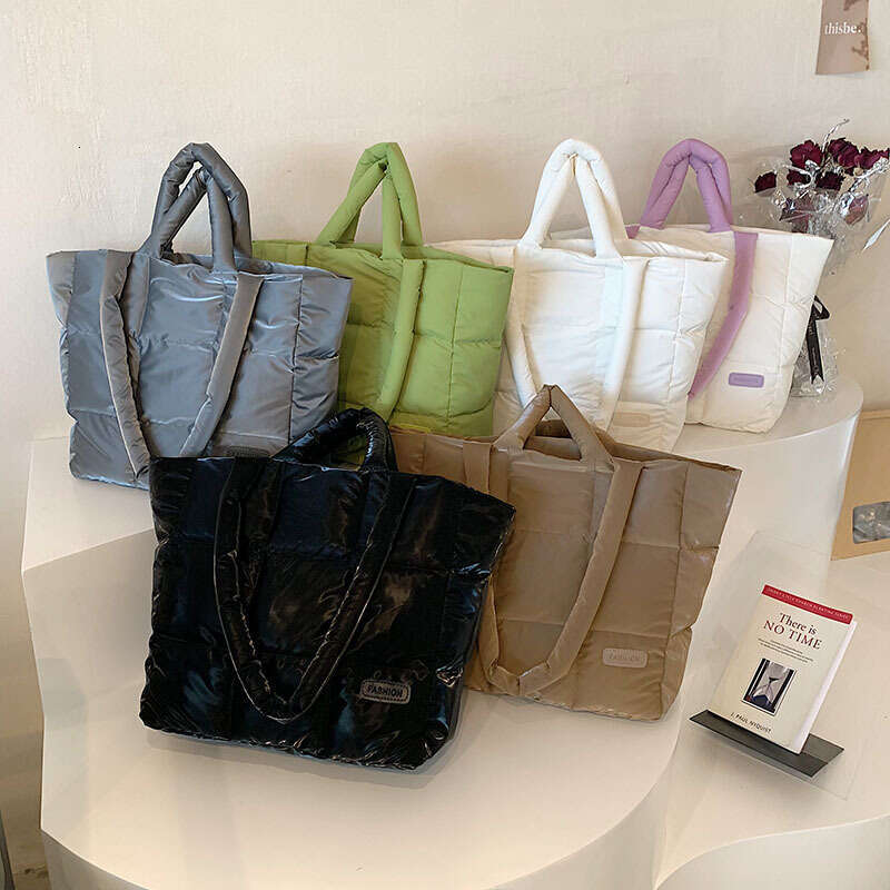 Designer Bag Luxury Bag New Large Shoulder Bag Capacity High-End Cotton Jacket Short Trip Down Outdoor Single Shoulder Handheld Tote For Women