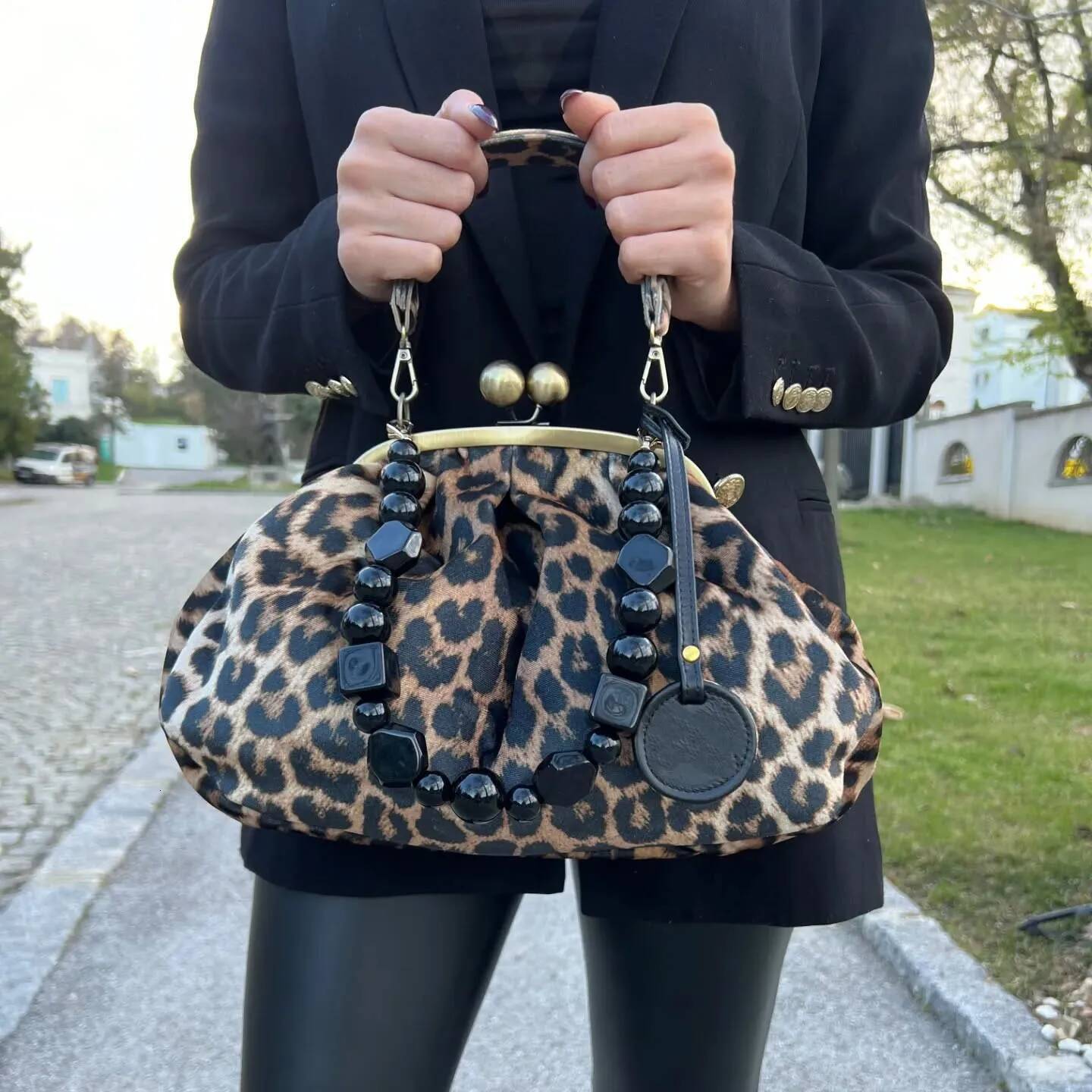 LOST IN VINTAGE Leopard Print Animals Fabric Soft Smooth Owl Bag Balls Bronze Kiss-lock Purse Clutch Large 35x23x10cm