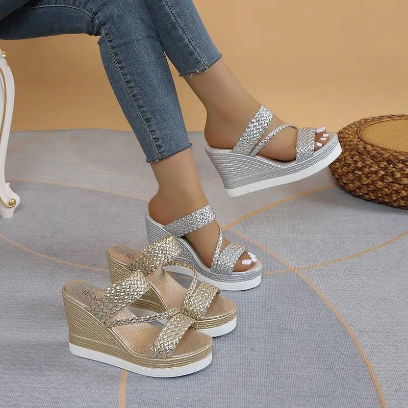 2024 Summer New Outdoor Beach Comfortable Hot Shallow Wedges Shoes for Women Designer Casual Sandals ddmypanda