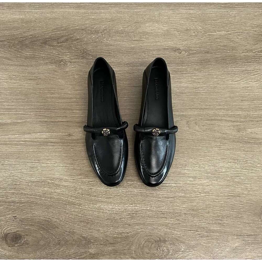 Celebrity Plus Size Round Toe Slip-On Loafers for Women 2025 Summer New Black Shallow Mouth Small Designer Shoe Leather Shoes