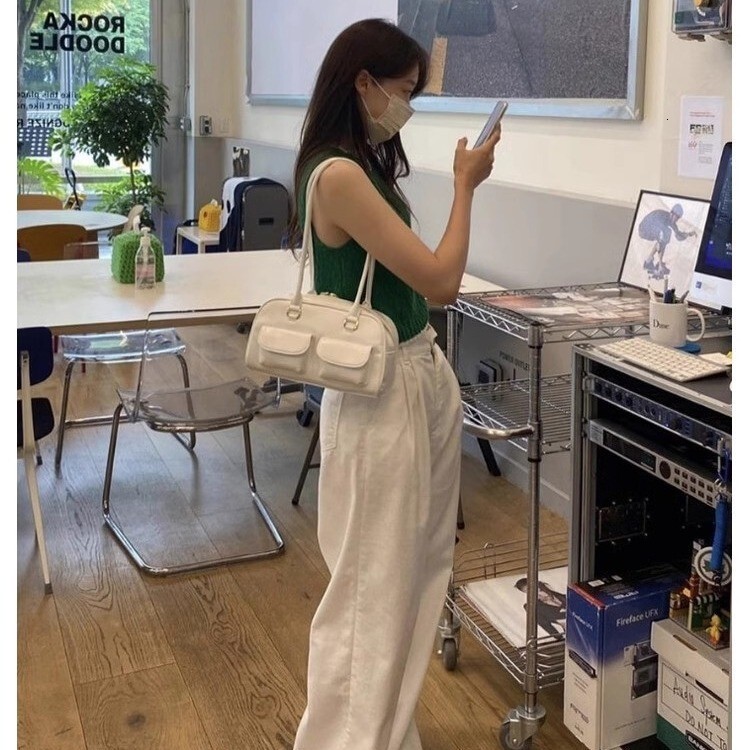 bag Autumn/Winter 2025 New Korean clean style Oil Wax Leather Bowling Bag Women's Underarm Bag Light Luxury Retro Style Handbag Designer Bag