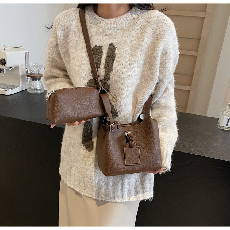 2025 autumn and winter bag new French retro style women's fashionable and elegant bucket bag niche design women's shoulder bag designer bag