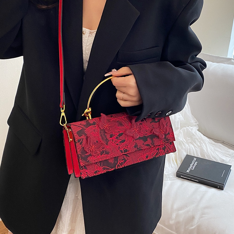 2025 autumn and winter new Chinese style handbag bag niche design butterfly love flower light luxury elegant fashion chain handbag designer bag