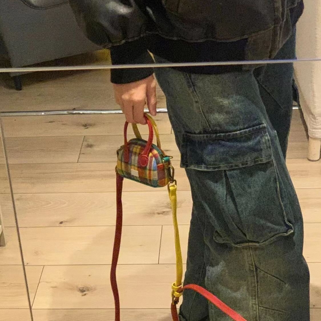 2025 autumn and winter French style new bag retro mini headphone bag with niche design, light luxury elegant style, cute coin wallet designer bag