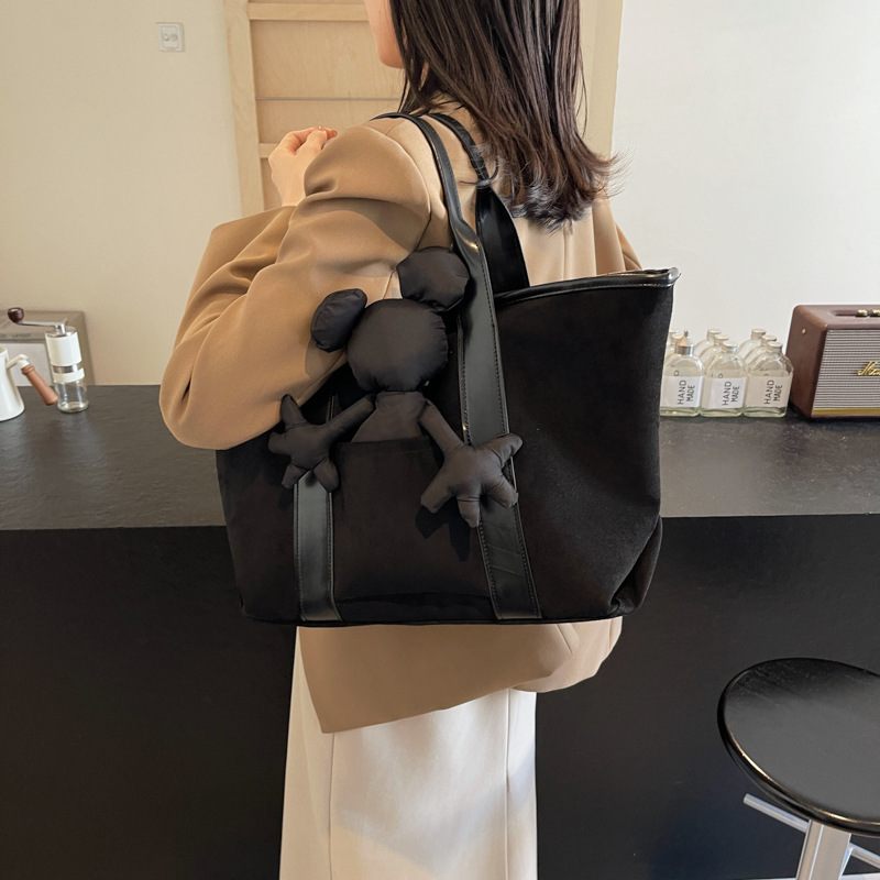 2025 autumn and winter new retro niche bag design light luxury women's handbag storage minimalist commuting bag large capacity designer bag