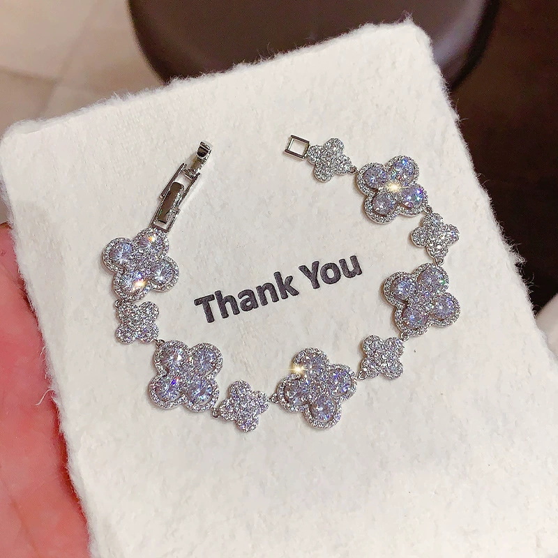 Zircon clover diamond charm women lucky light party shiny jewelry plated silver bracelet moissanite zl175 H260202